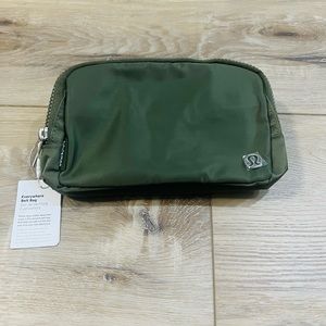 Everywhere belt bag 1L